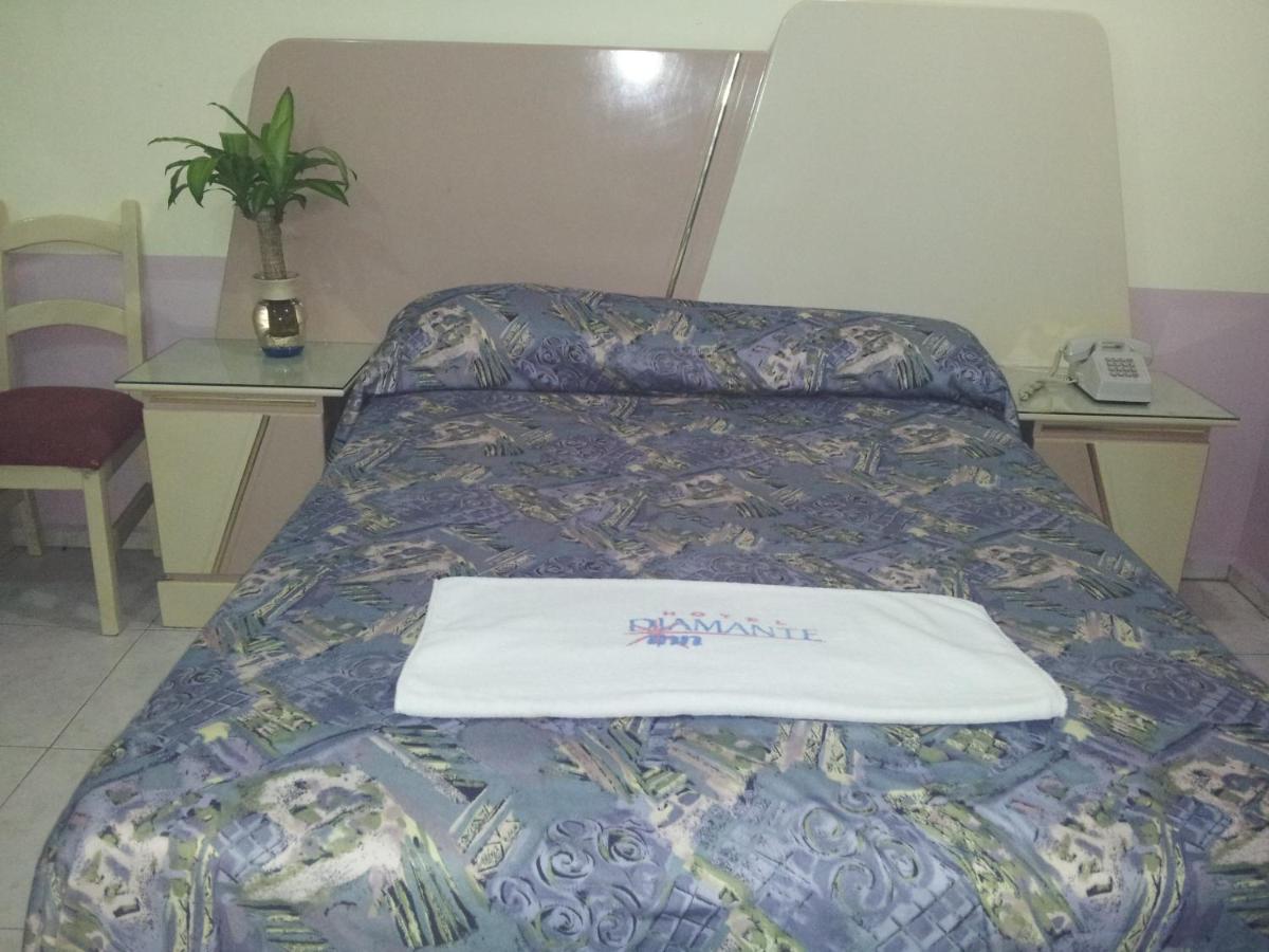 Hotel Diamante Inn Uriangato Luaran gambar