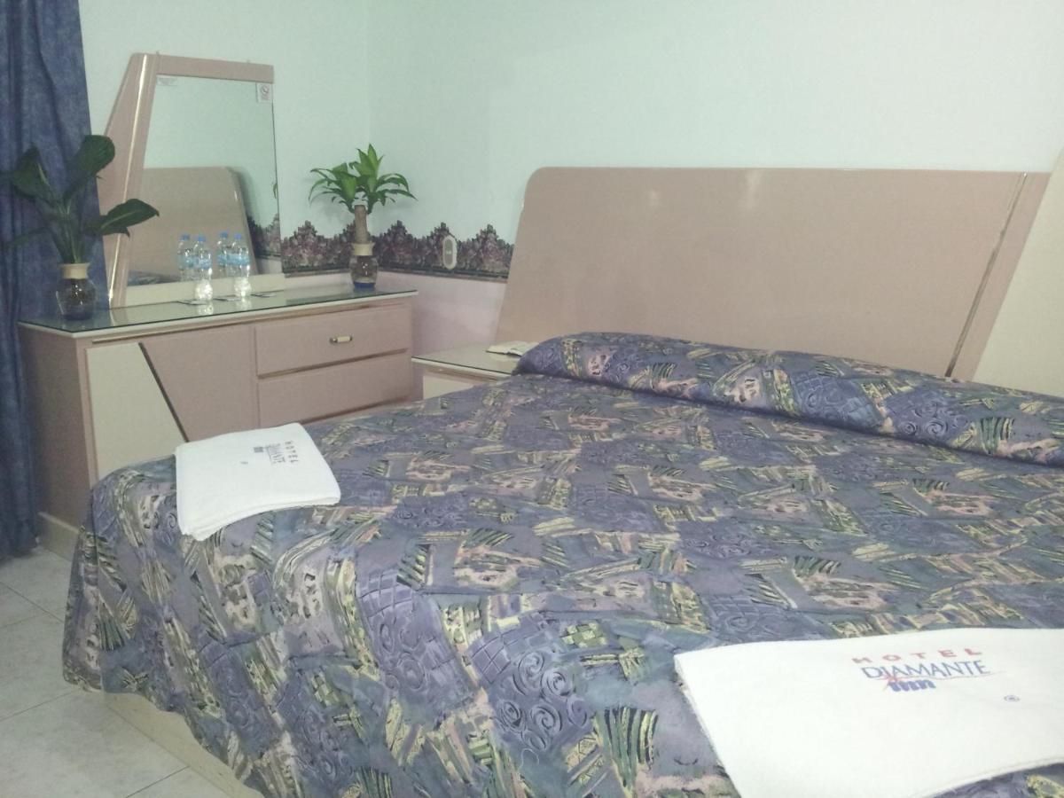Hotel Diamante Inn Uriangato Luaran gambar